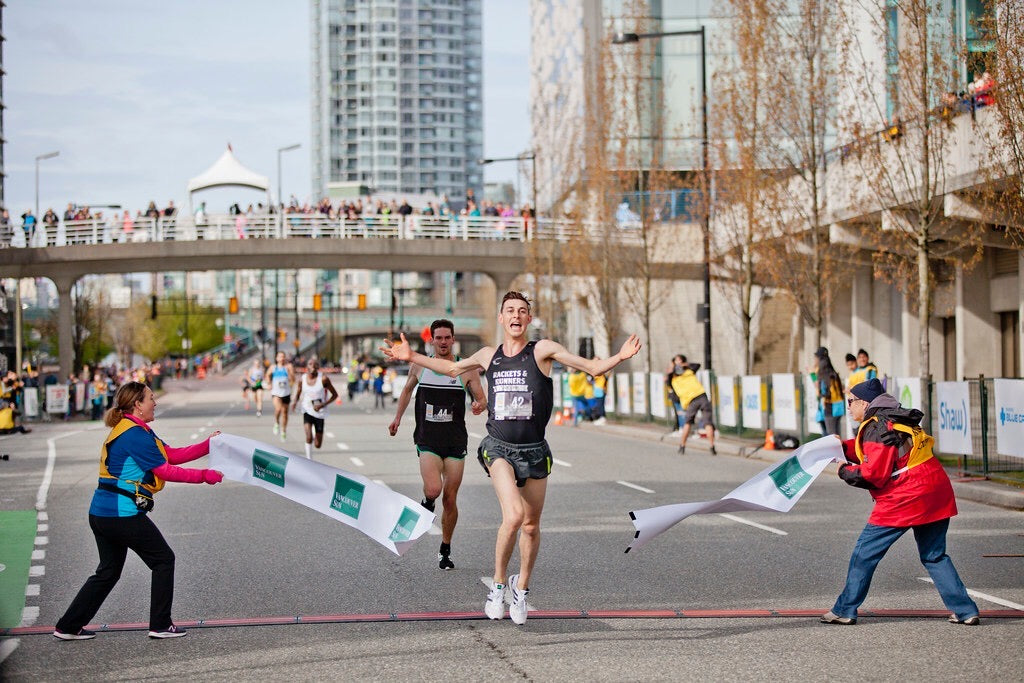 Stay Motivated to Run in 2021: 5 Tips From Sun Run Winner Justin Kent